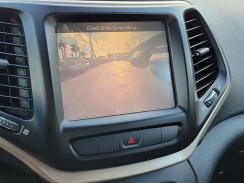 Used 2014 Jeep Cherokee Latitude w/ Cold Weather Group image 22