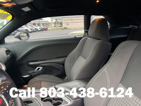 Used 2015 Dodge Challenger SXT image 10