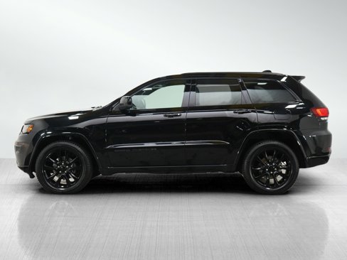Used 2017 Jeep Grand Cherokee Altitude image 2