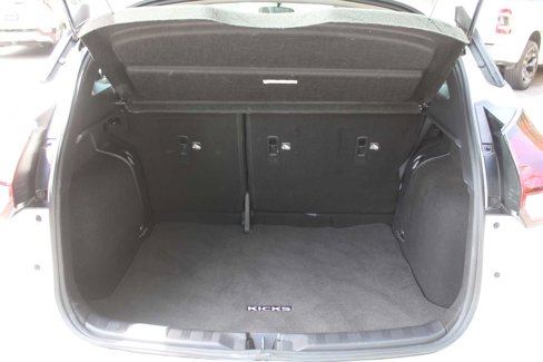 Used 2022 Nissan Kicks SR image 10