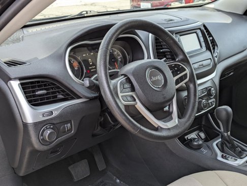 Used 2017 Jeep Cherokee Sport w/ Safety Group image 8
