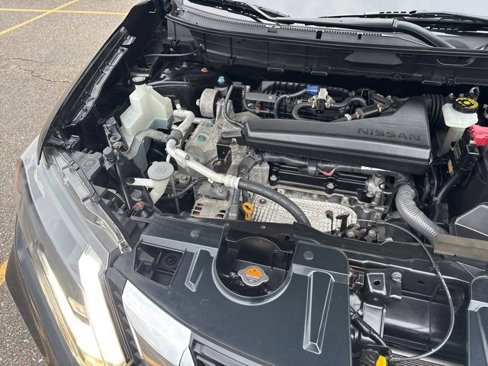 Certified 2019 Nissan Rogue SV image 15