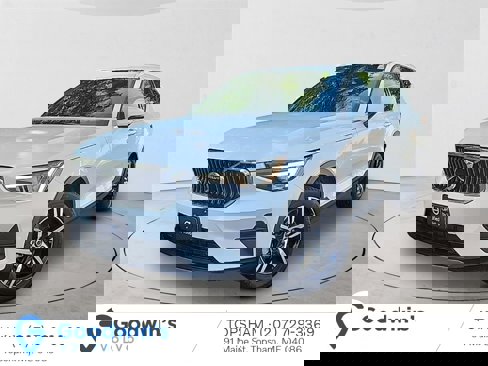 Certified 2025 Volvo XC40 B5 Core image 1