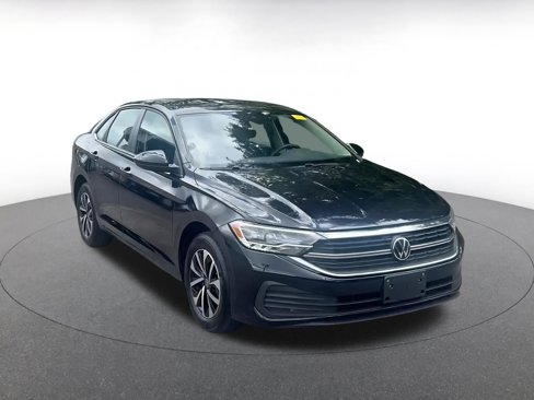 Used 2024 Volkswagen Jetta S image 2