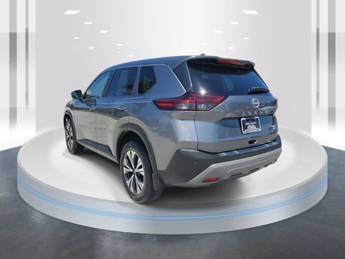 Used 2023 Nissan Rogue SV image 3