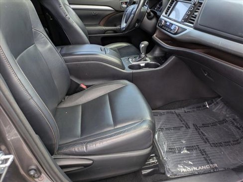Used 2015 Toyota Highlander XLE image 21