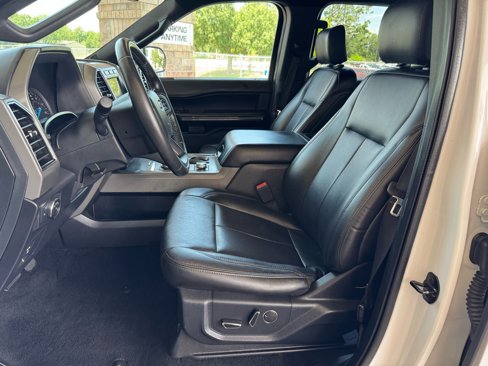Used 2019 Ford Expedition XLT w/ Equipment Group 201A image 11