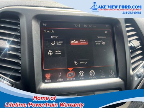 Used 2017 Jeep Cherokee Limited image 30