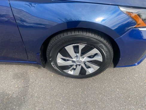 Used 2023 Nissan Altima 2.5 S image 9