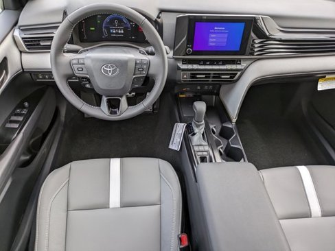 New 2025 Toyota Camry SE image 18