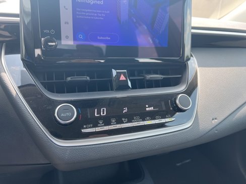 Used 2024 Toyota Corolla LE image 31