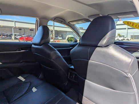 Used 2019 Toyota Camry XLE image 16