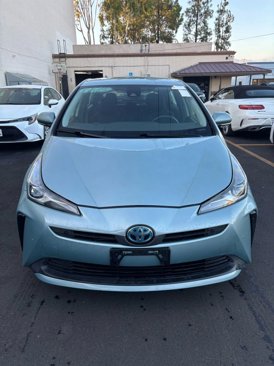 Used 2021 Toyota Prius LE image 2