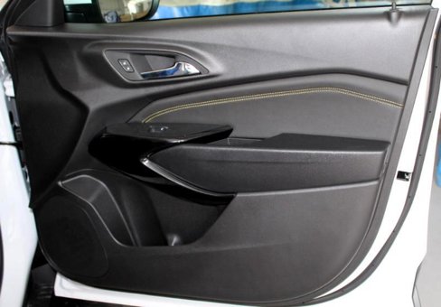 New 2025 Chevrolet Trax LT w/ Driver Confidence Package image 23
