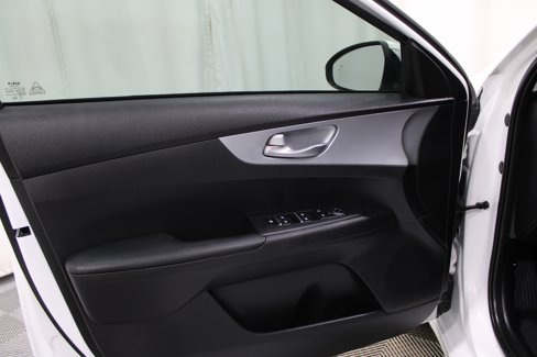 Used 2023 Kia Forte LXS w/ LXS Technology Package image 6