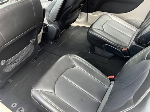Used 2021 Chrysler Voyager Lxi image 19