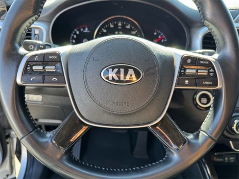Used 2020 Kia Sorento EX image 18