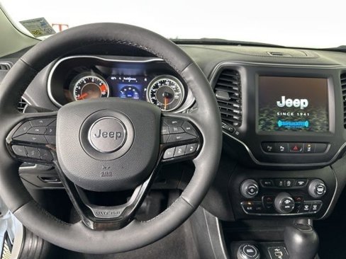 Used 2023 Jeep Cherokee Altitude Lux image 14