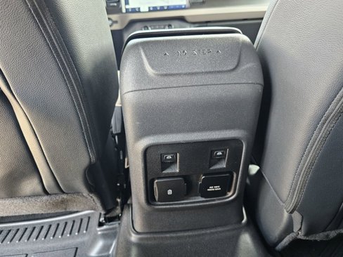 Used 2022 Ford Bronco Wildtrak image 17