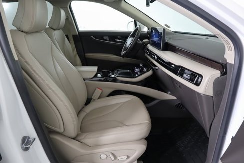 Used 2022 Lincoln Nautilus Reserve w/ Luxury Package image 11