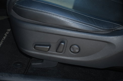 Used 2019 Hyundai Santa Fe Limited image 9
