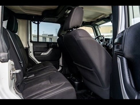 Used 2015 Jeep Wrangler Unlimited Sahara w/ Trailer Tow Group image 18