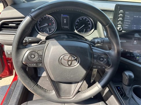 Used 2022 Toyota Camry SE image 16