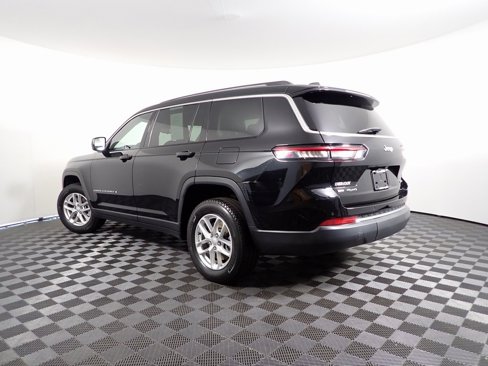 Used 2022 Jeep Grand Cherokee L Laredo w/ Luxury Tech Group I image 11
