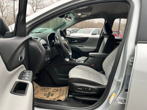 Used 2022 Chevrolet Equinox LS w/ LS Convenience Package image 13