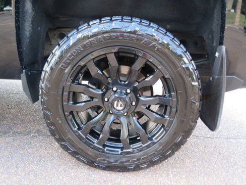 Used 2017 Chevrolet Silverado 1500 High Country image 16