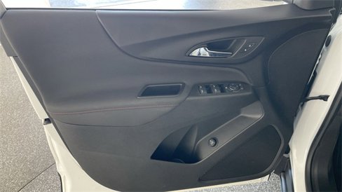 Used 2022 Chevrolet Equinox RS w/ Infotainment Package image 36