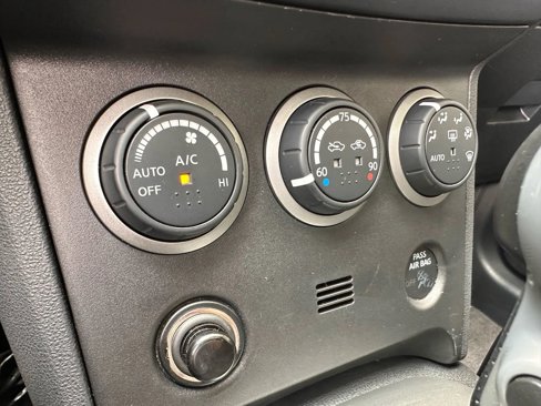 Used 2013 Nissan Rogue SL image 20