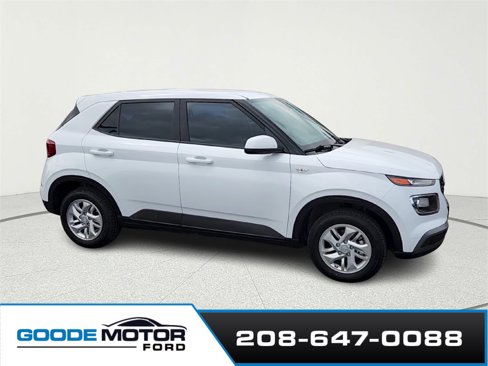 Used 2022 Hyundai Venue SE image 2