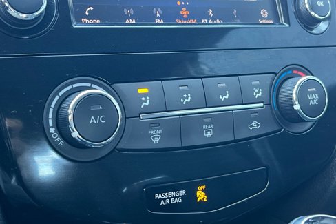 Used 2019 Nissan Rogue Sport S image 29