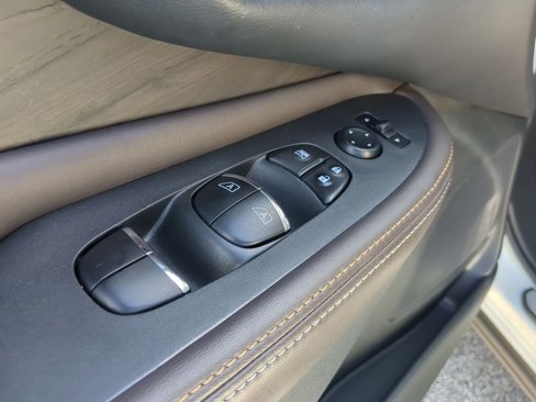 Used 2021 Nissan Murano Platinum image 15