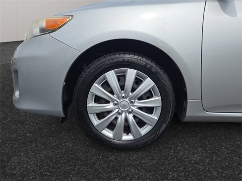 Used 2013 Toyota Corolla LE image 4