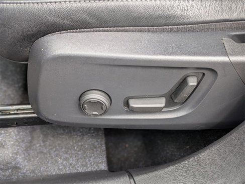 Used 2023 Volvo XC40 B5 Plus w/ Driver Assist Package image 9