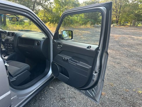 Used 2016 Jeep Patriot Sport image 15