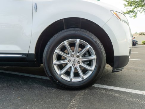 Used 2011 Lincoln MKX AWD w/ 101A Rapid Spec Order Code image 5