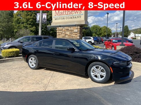 Used 2017 Dodge Charger SE image 1