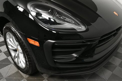 Certified 2025 Porsche Macan image 39
