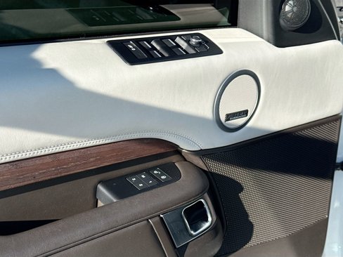Used 2019 Land Rover Discovery HSE Luxury image 18
