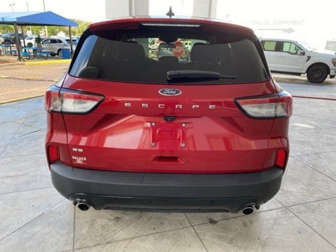 Certified 2022 Ford Escape SE w/ SE Sport Appearance Package image 6