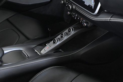 Used 2020 Ferrari Portofino image 16