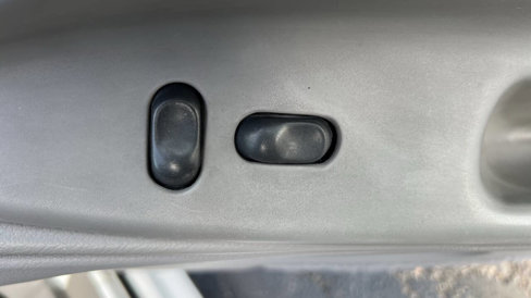 Used 1999 Ford Mustang Convertible image 17