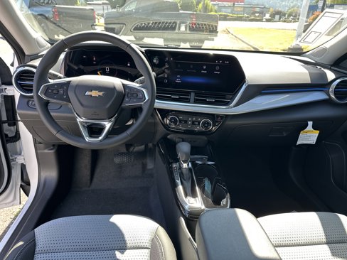 New 2025 Chevrolet Trax LT w/ Driver Confidence Package image 11