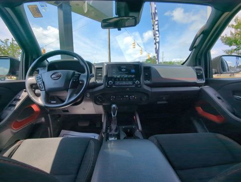 Used 2022 Nissan Frontier PRO-4X w/ Technology Package image 2