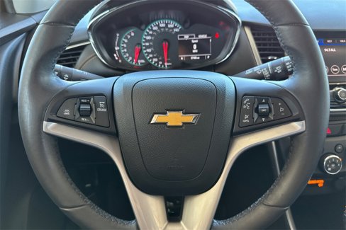 Used 2022 Chevrolet Trax LT w/ Midnight Edition image 32