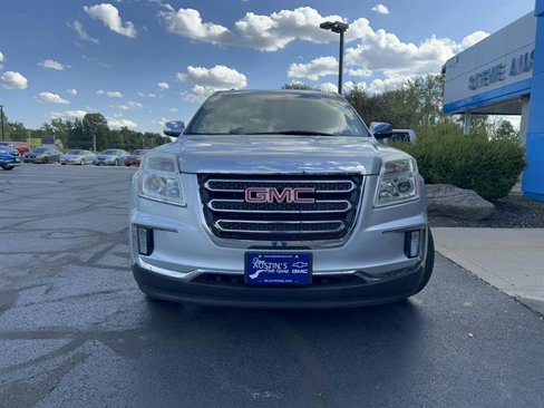 Used 2017 GMC Terrain SLT w/ Driver Alert Package I image 2