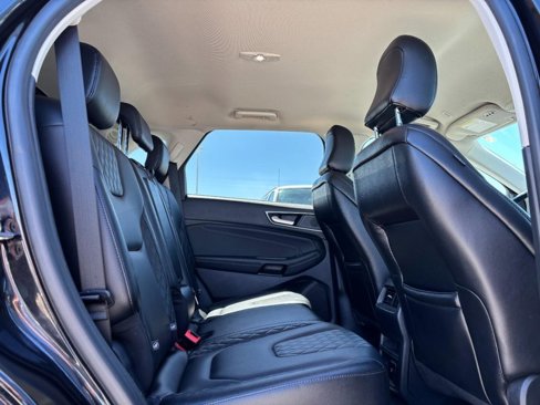 Used 2024 Ford Edge Titanium image 10